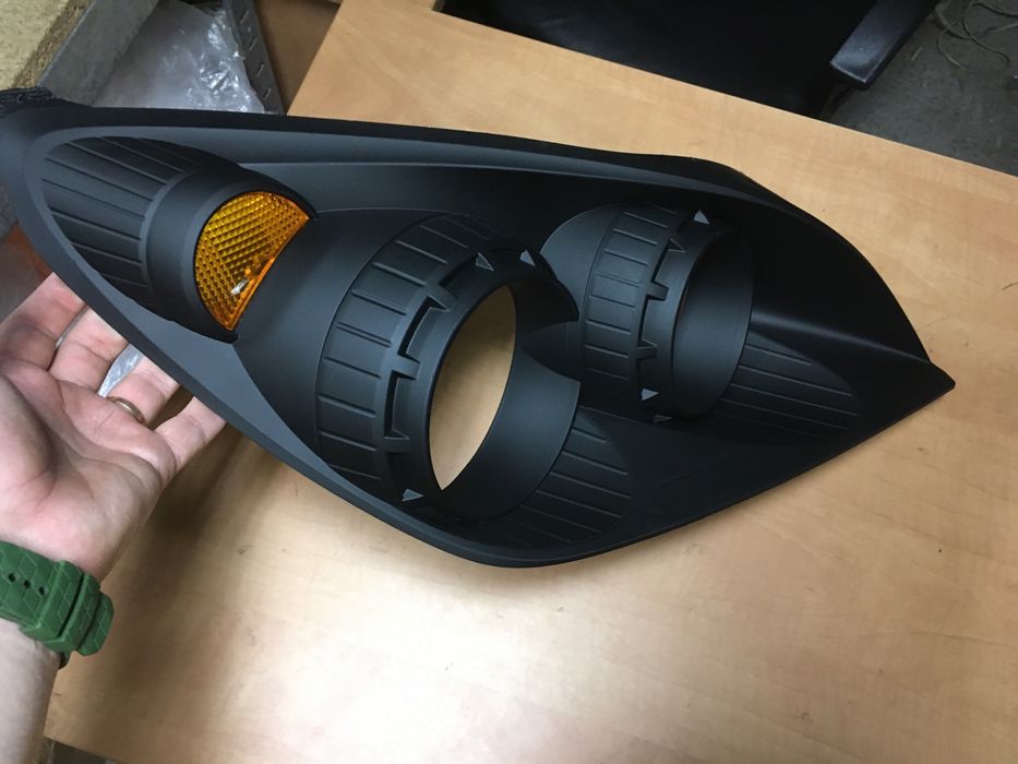 Продам чорну матову маску в фару opel Astra h