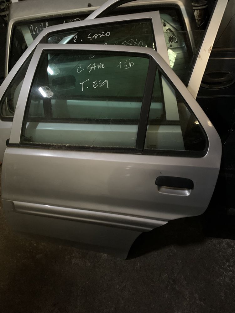 Porta tras esquerda citroen saxo 1999/2002