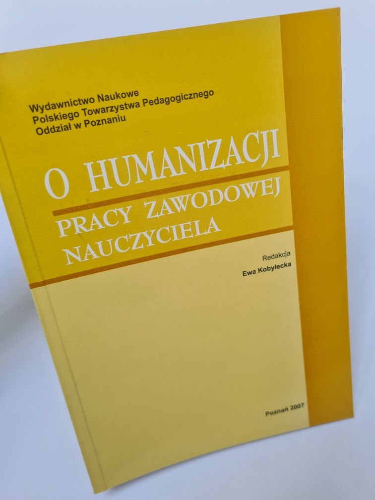 O humanizacji pracy zawodowej nauczyciela - Książka