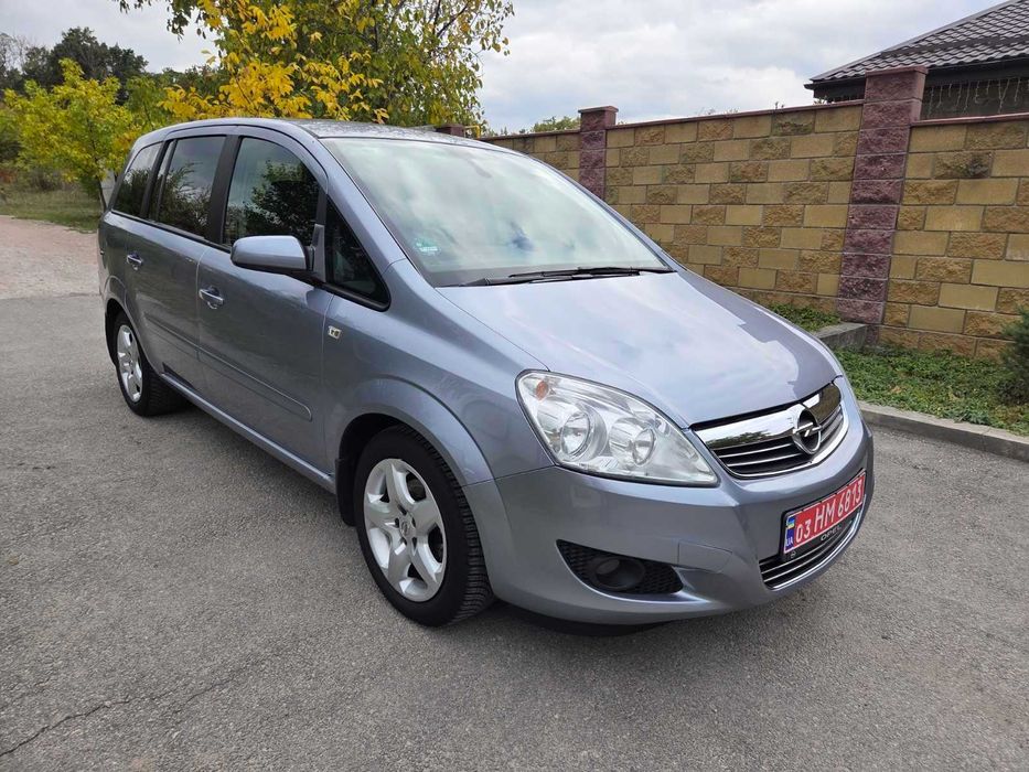 7- місний Opel Zafira в ідеальному стані. Не  битий, не фарбований.