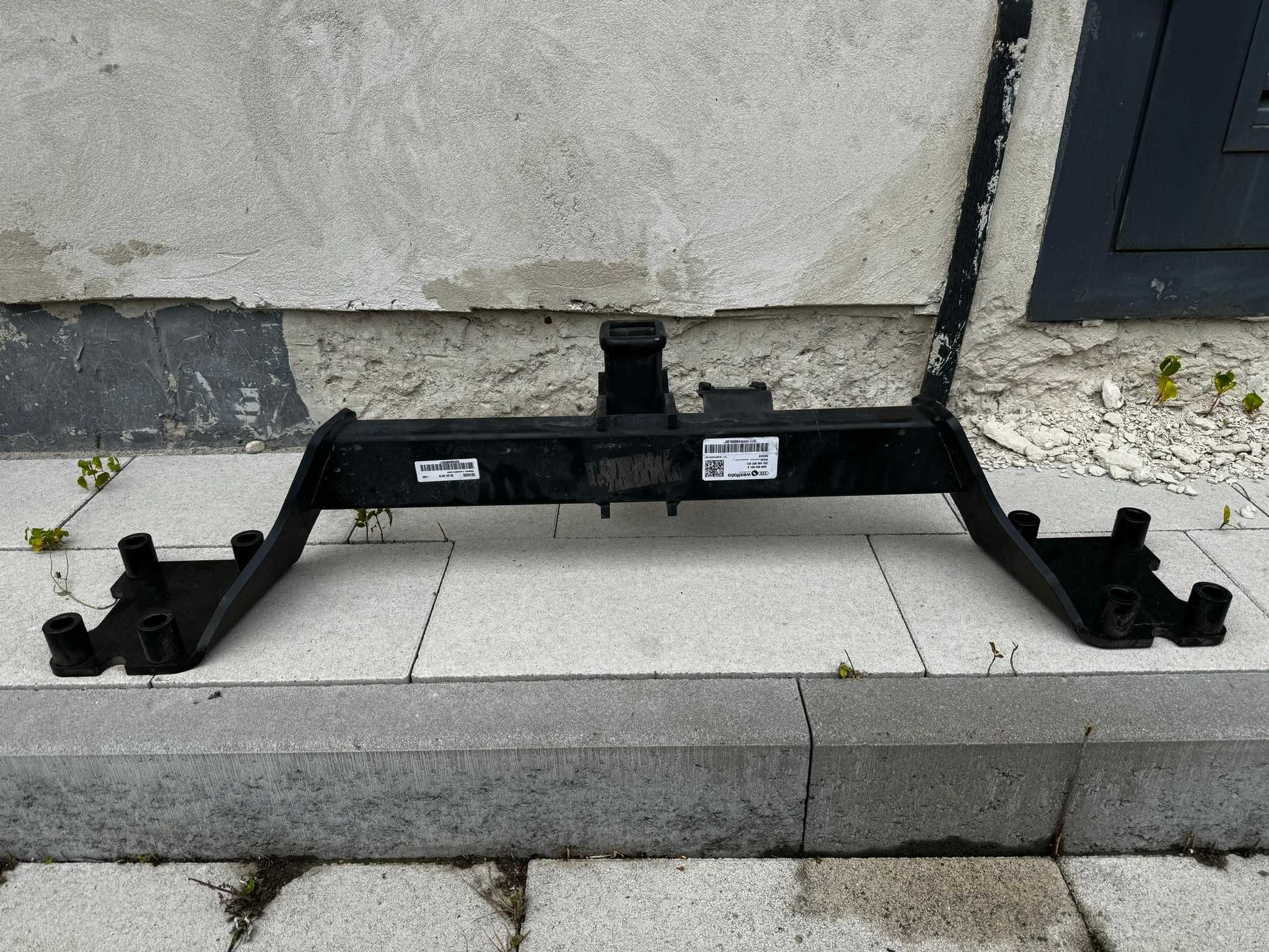 Фаркоп Audi Q7 Q8 SQ8 RSQ8 2019-2023 4M8803881A