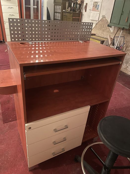 Biurko solidne szuflady