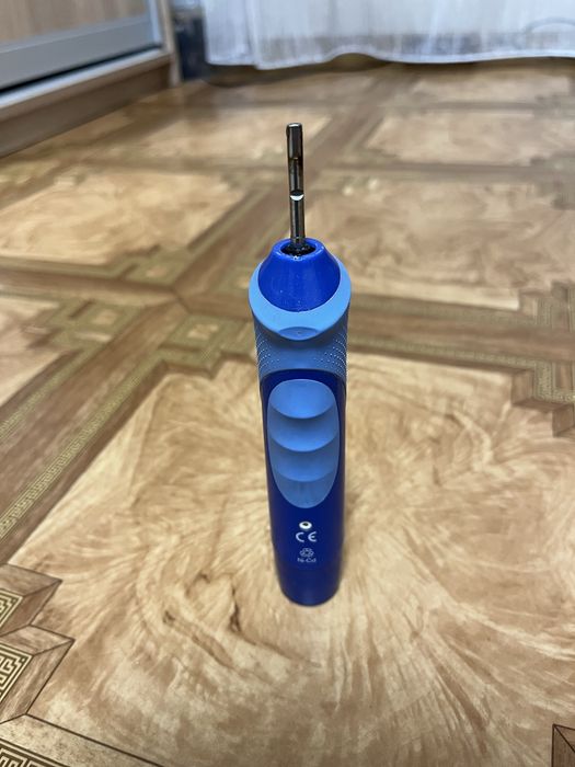 Oral-B Vitality Sonic Braun (погано тримає заряд)