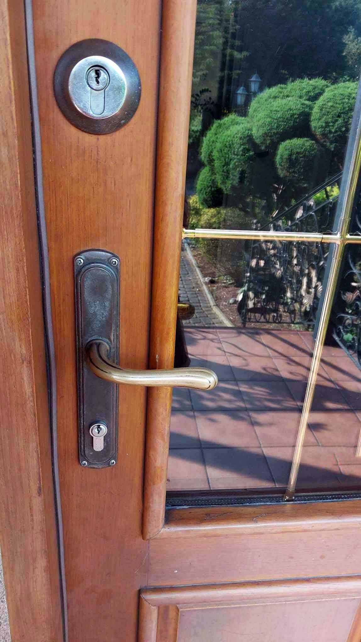 Drzwi zewnętrzne dębowe z futryną