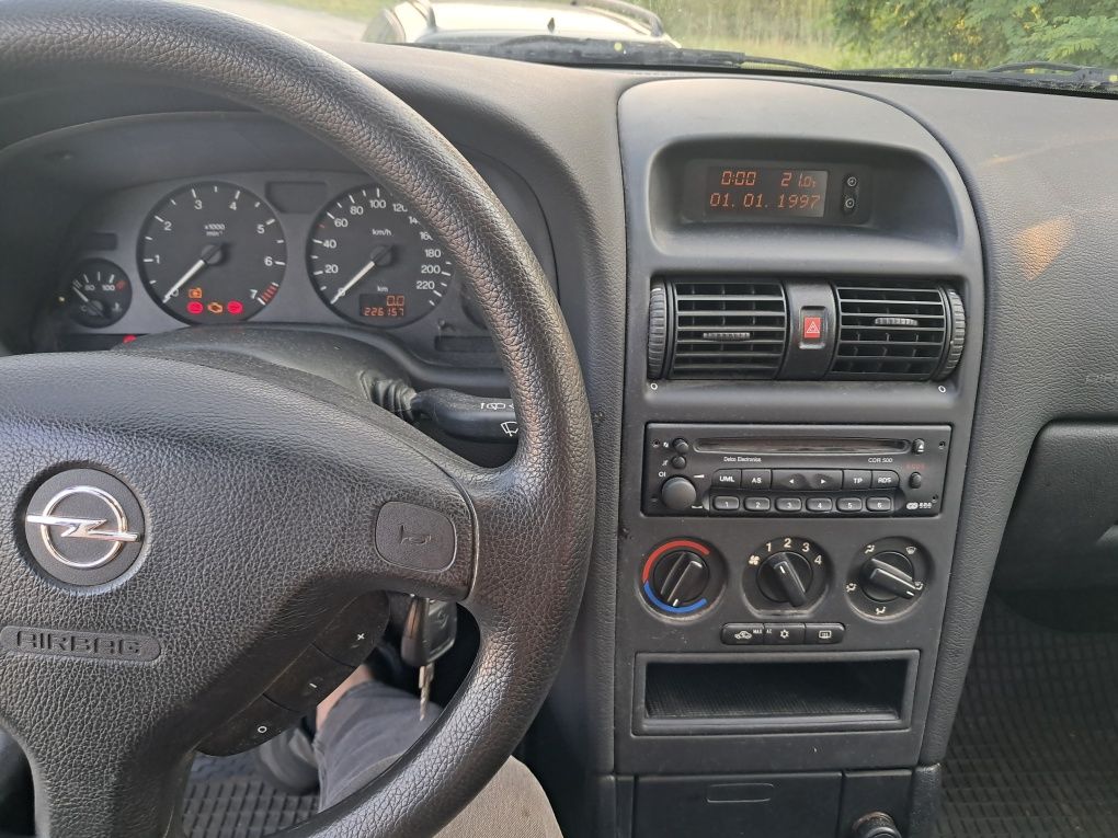 Opel Astra G 1.6 całość na części kol Z 374