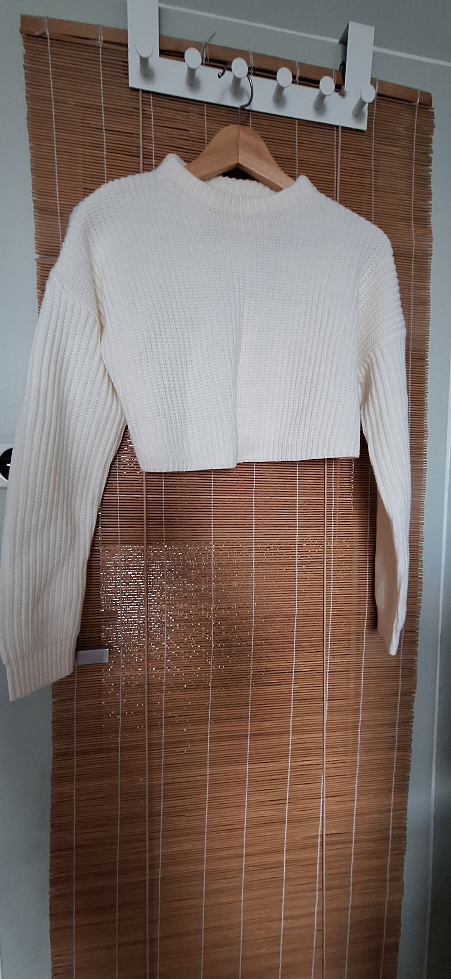 Krótki sweter kremowy S/M