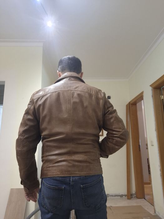Blusão em couro verdadeiro Tam. L