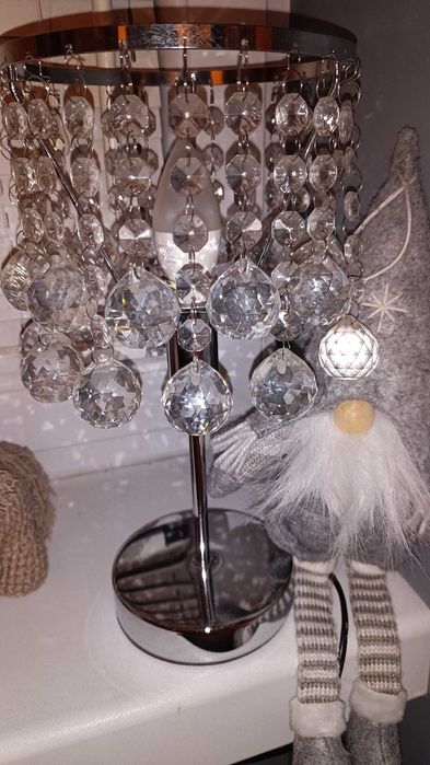 Lampa wiszaca i nocna stojaca