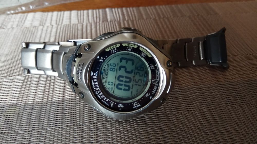 Часы браслет Casio Pro trek PRG-70T Titanium солнечная батарея