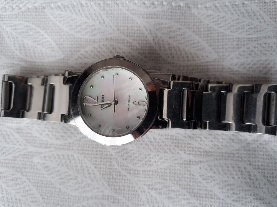 Zegarek Casio z bransoletką damski