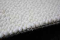 Wykładzina dywanowa 50 % wełna pętelka krem/biała
