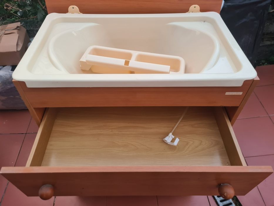 Cómoda com banheira Micuna