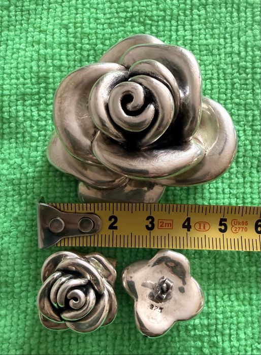 Srebrna zawieszka róża duża srebro 925  + kolczyki srebrne 925