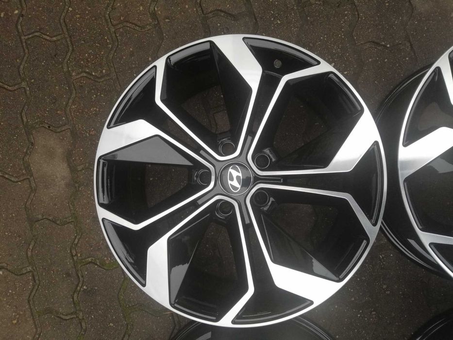 Felgi aluminiowe 5 x 114.3 R 17 Alufelgi oryginalne Carbonado Hyundai