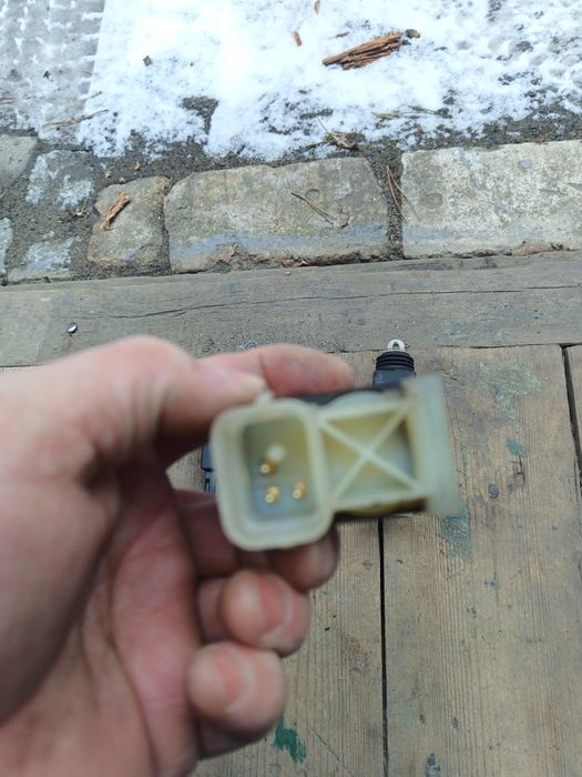 Моторчик склоочисника,моторчикі центральних замків.