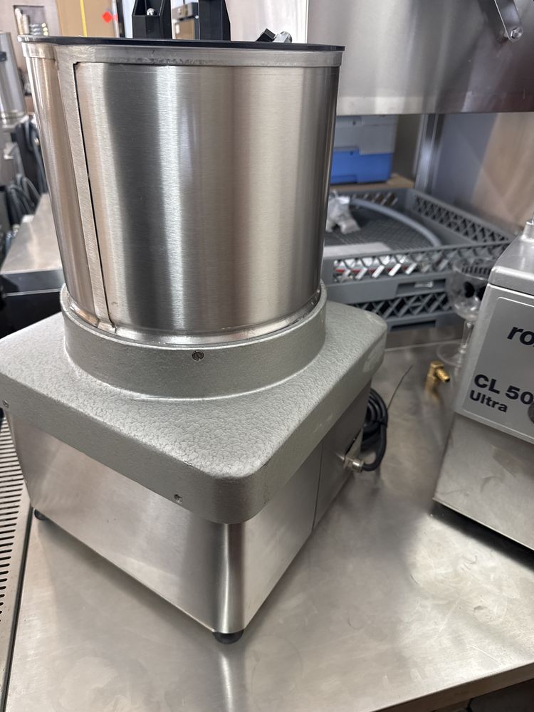 Maquina de descascar alhos de 3 a 5 kg muito nova