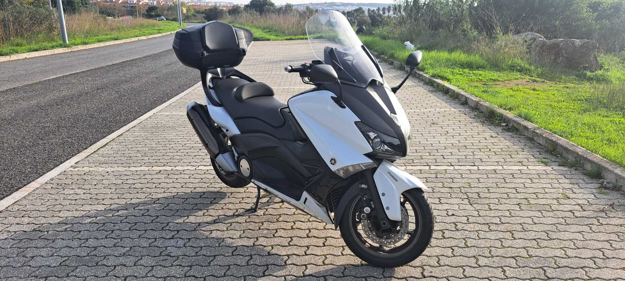 Yamaha T-Max 530cc - 2013 – Estimada, com revisão feita e extras!