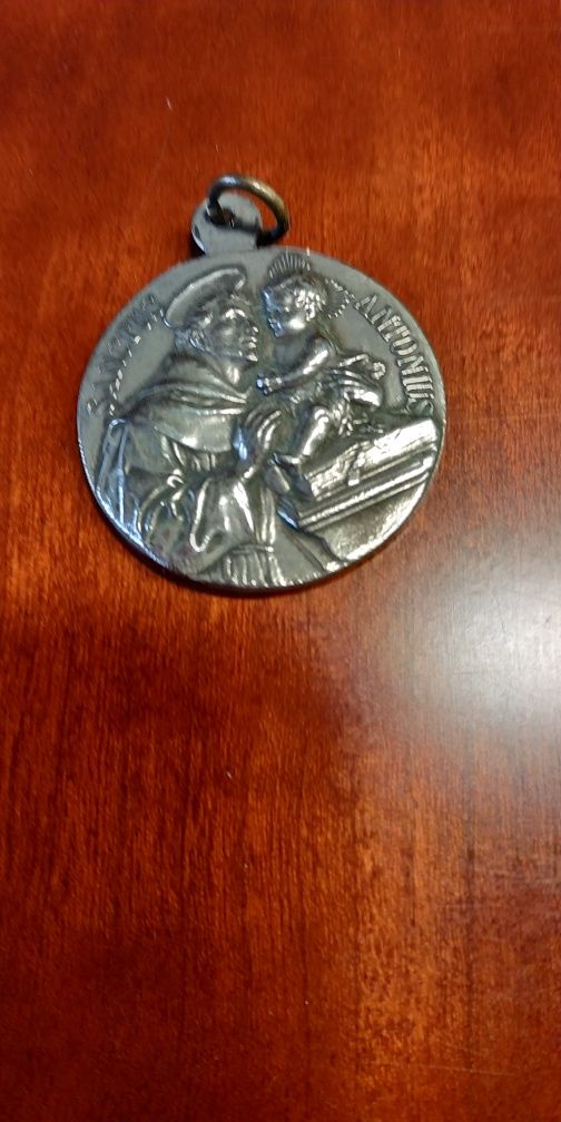 Medal ( 1931 ) przedstawiający Świętego Antoniego z Padwy.