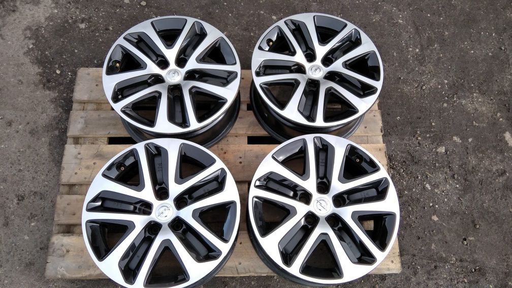 Felgi strukturalne 17 Opel Insignia B 5x115 IS44 Czujniki TPMS