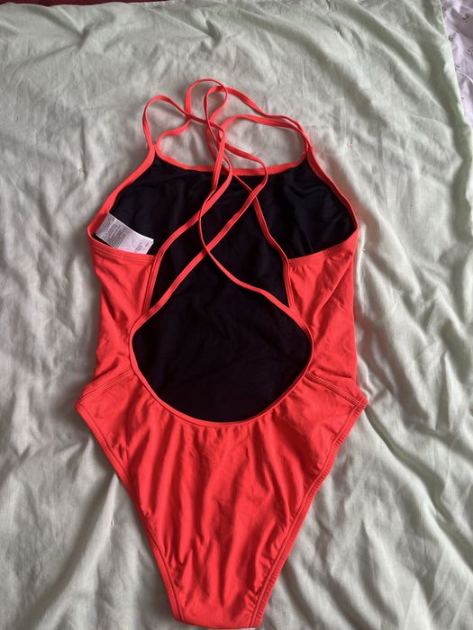 купальник Nike яскравий, суцільний