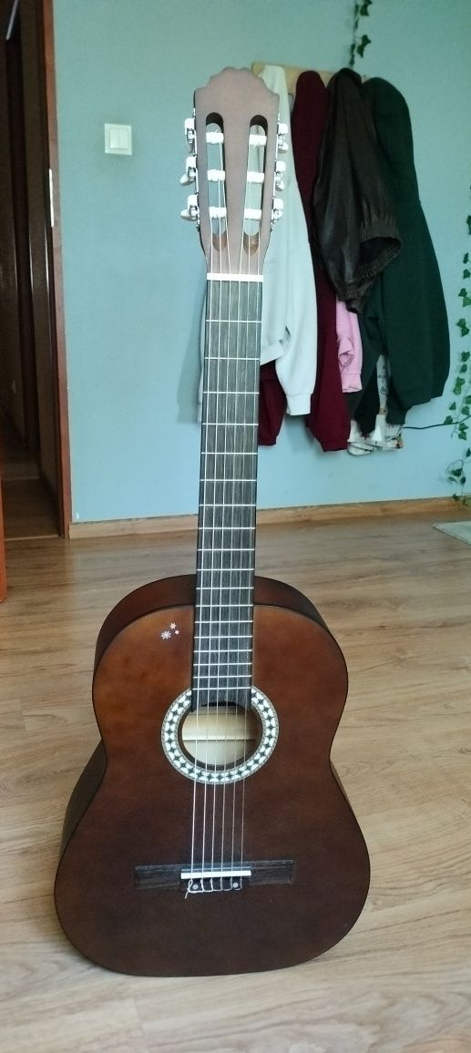 Gitara akustyczna 4/4