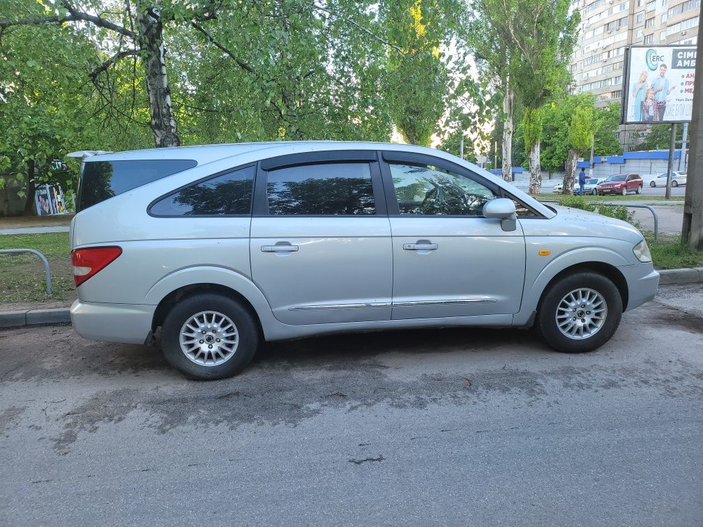 ssangyong rodius