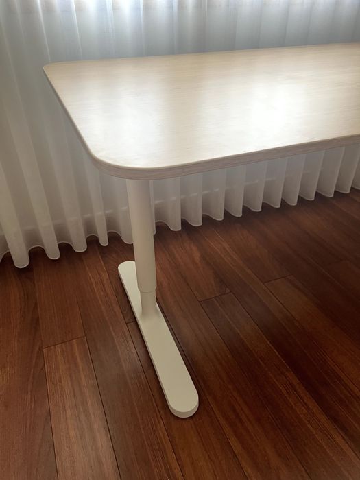 Secretária Bekant IKEA 160x80