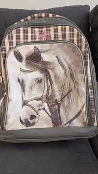 Plecak szkolny z motywem konia