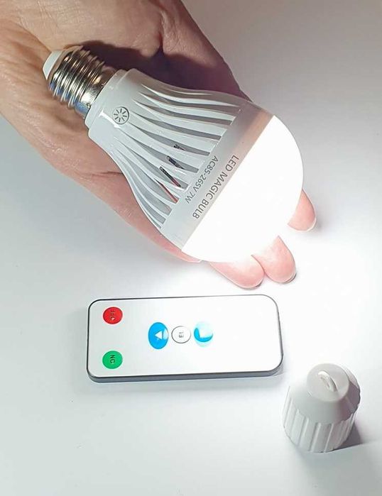 Лампа з акамулятором і пультом