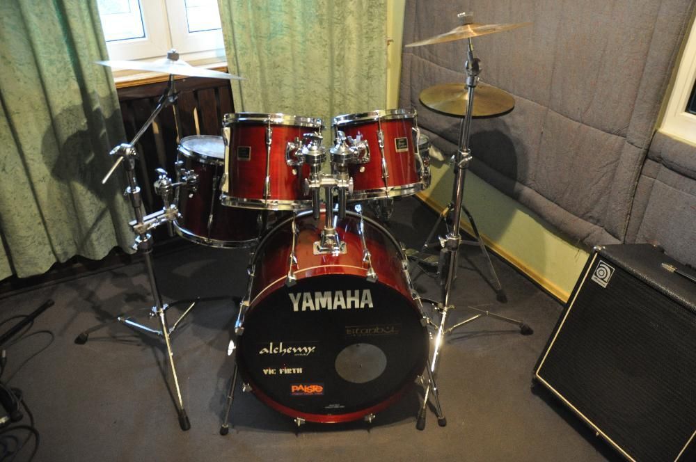 YAMAHA STAGE CUSTOM+blachy ZILDJIAN perkusja-kompletny zestaw