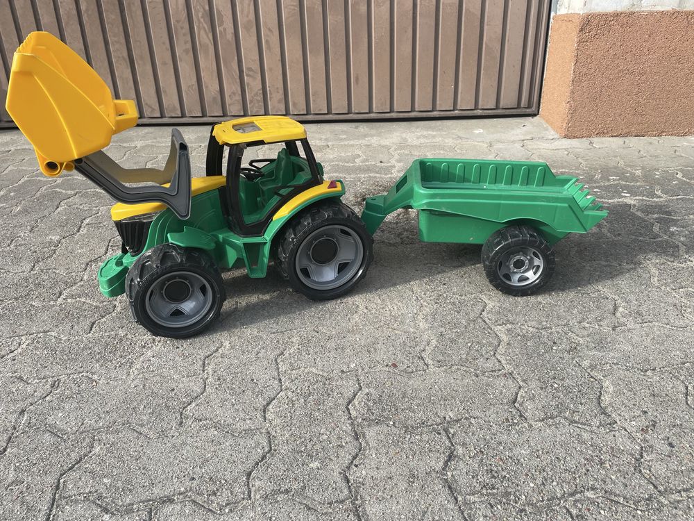 Traktor ogrodowy Lena Giga Trucks