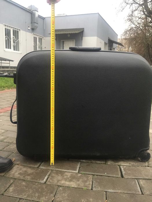 Чемодан на колесах Луцк