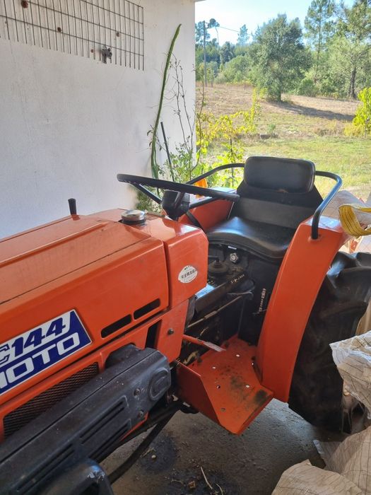 Trator Hinomoto c144