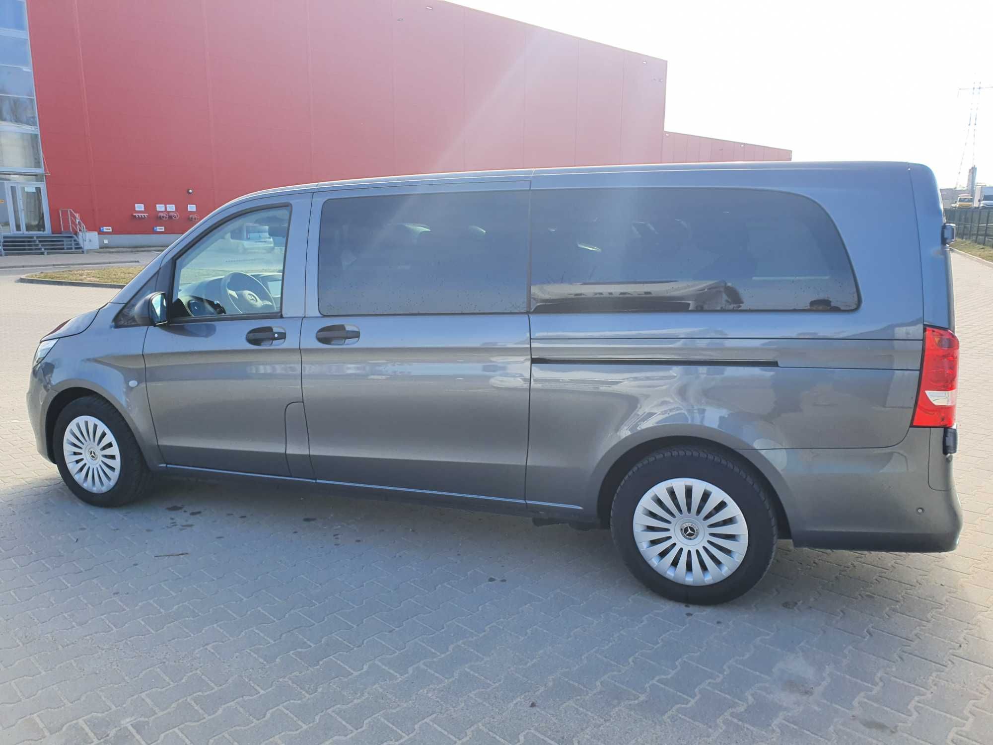 Wynajem busa 9 osobowego Mercedes Vito