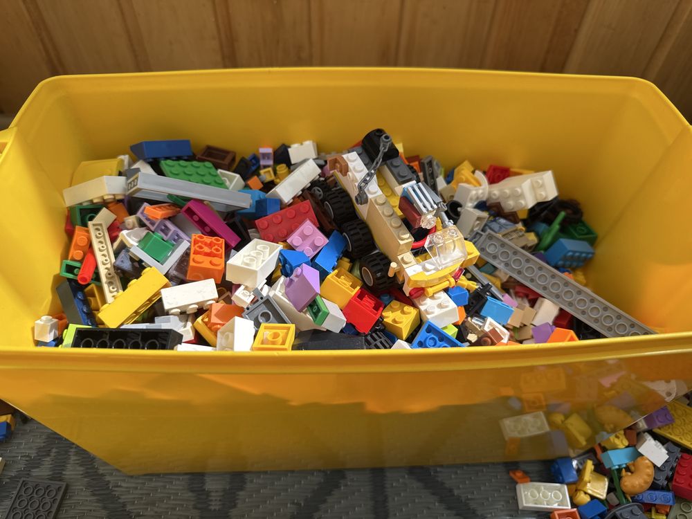 Великий набір Lego з коробкою