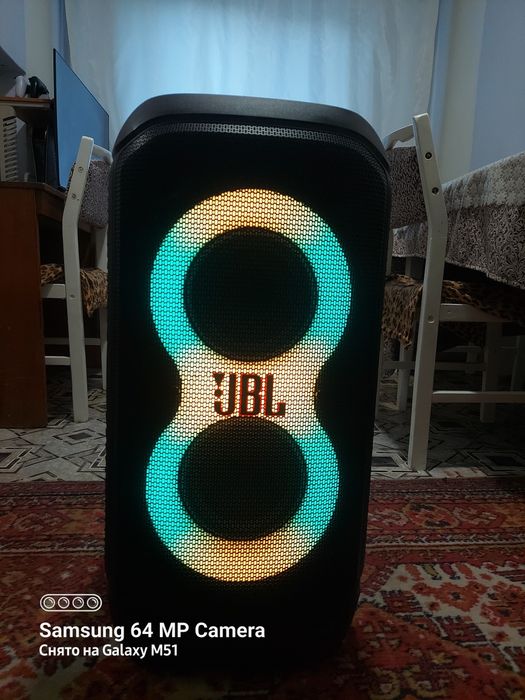 Продам колонку JBL 320