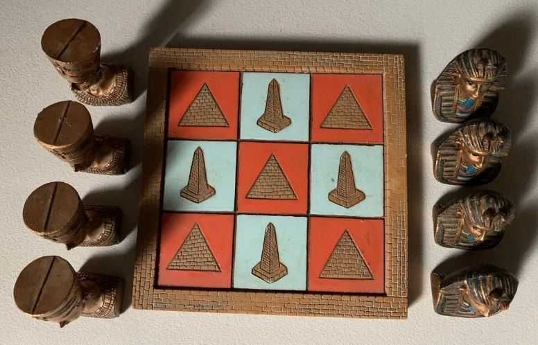 Jogo do Galo (Tic Tac Toe) com Temas Egípcios