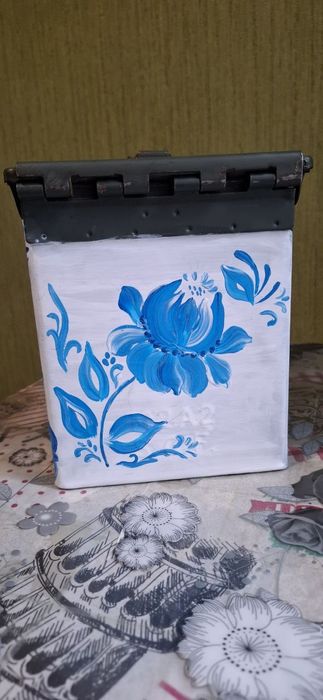 Розмальований ящик