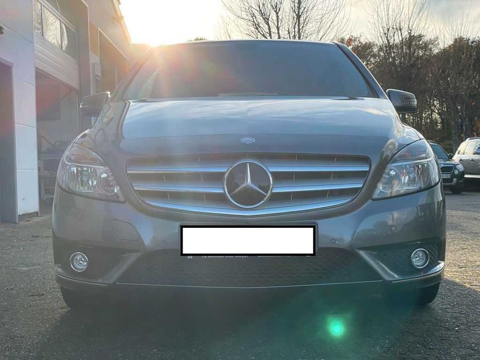 Бампер передній Mercedes W246 разборка Мерседес 246 запчастини