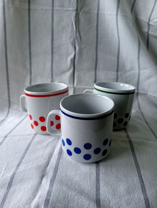 Sprzedam kubeczki PRL Lubiana