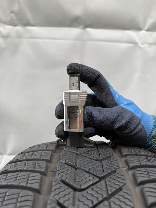 255/40/20 Pirelli Sottozero 3 Winter AO 101W