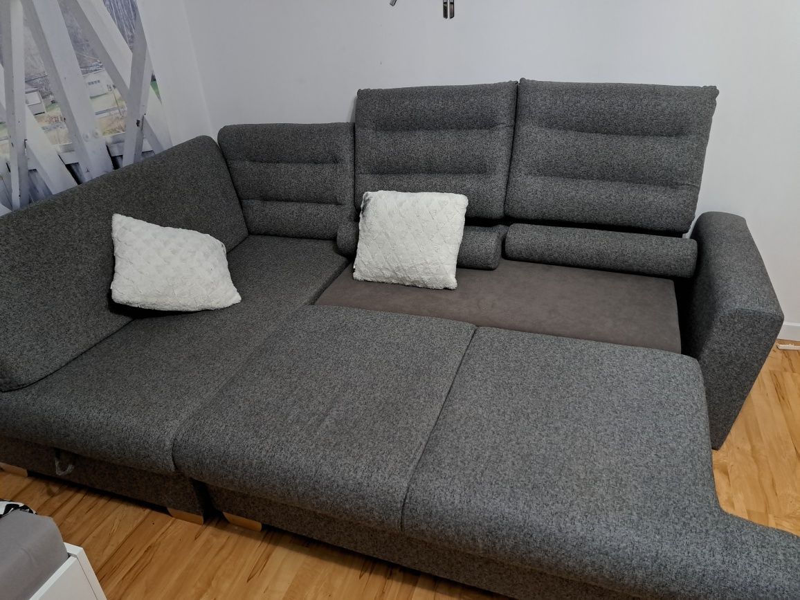 Naroznik - jak nowy 160x250. Z pojemnikiem na pościel