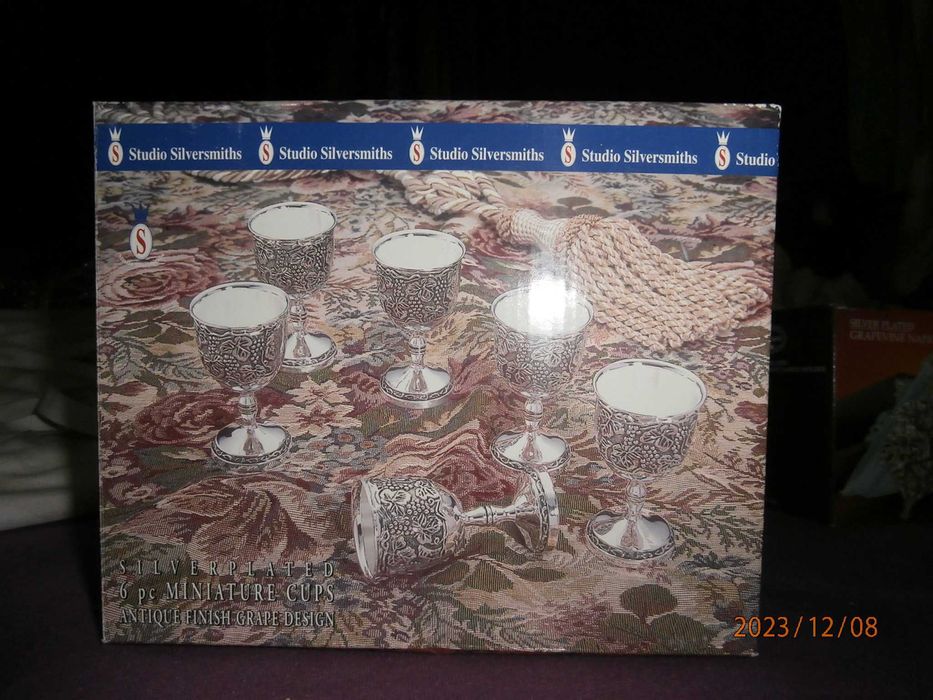 Zestaw sześciu kieliszków poj. ok 25 ml posrebrzane / plater NOWE