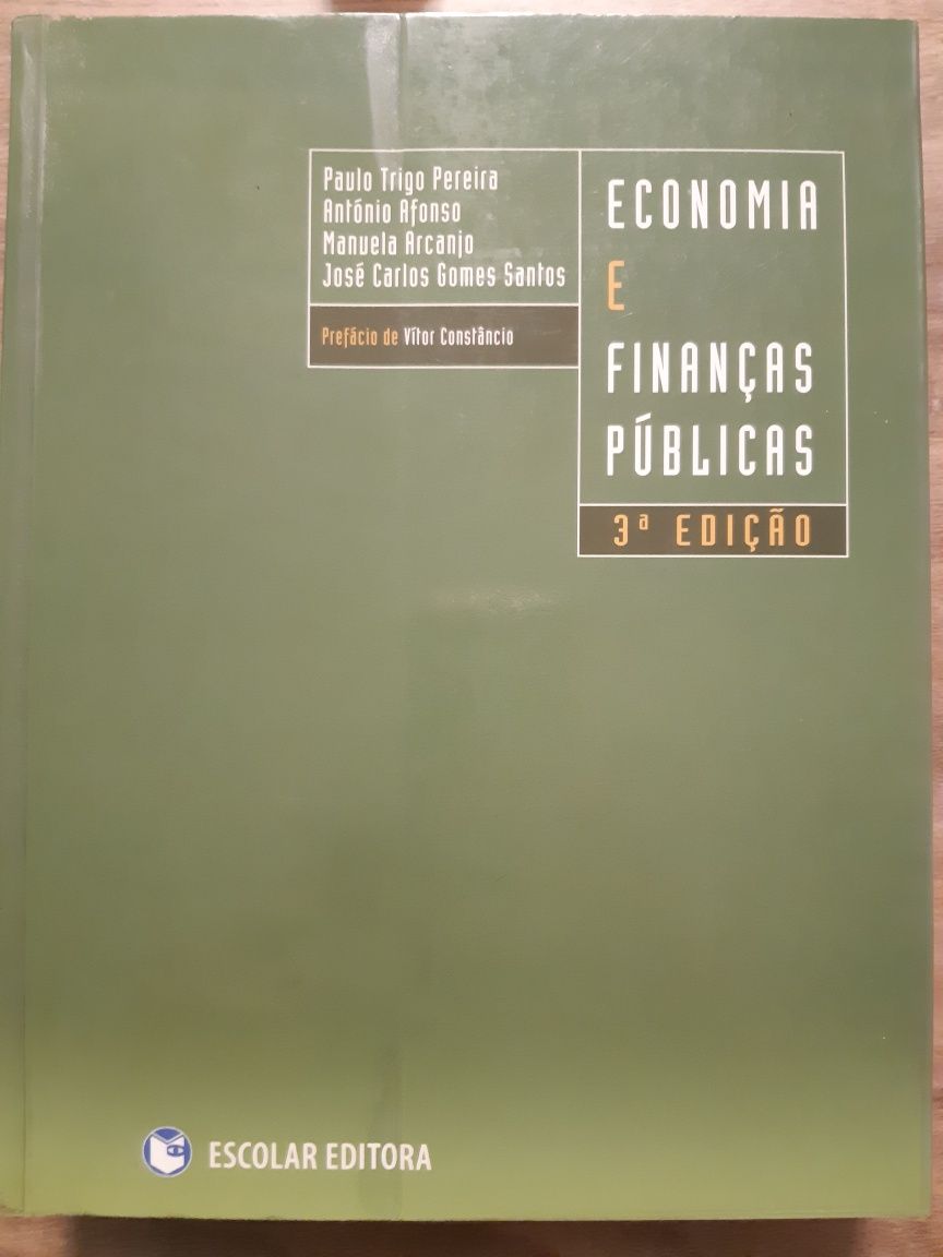 Livro académico 'Economia e Finanças Públicas'