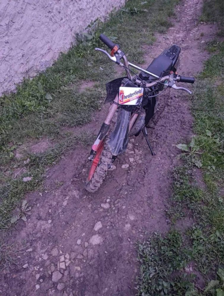 дитячий пітбайк.