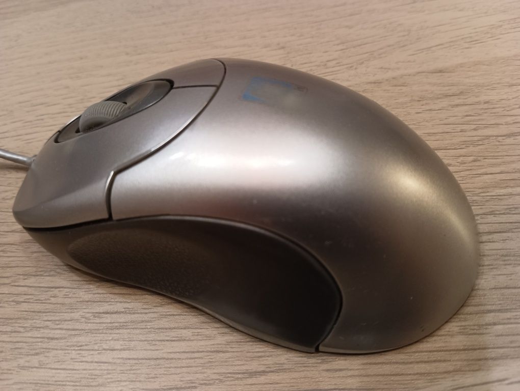 Myszka do komputera na kablu, wtyczka USB