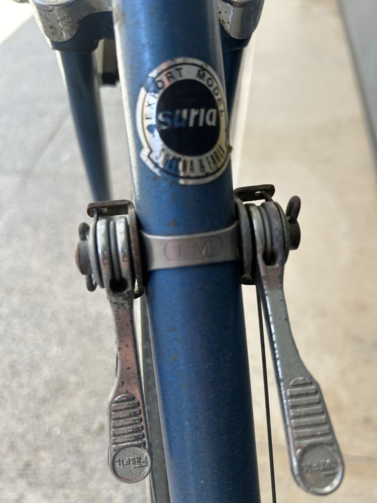 Bicicleta de estrada da marca Suria,(Sucena e Faria)