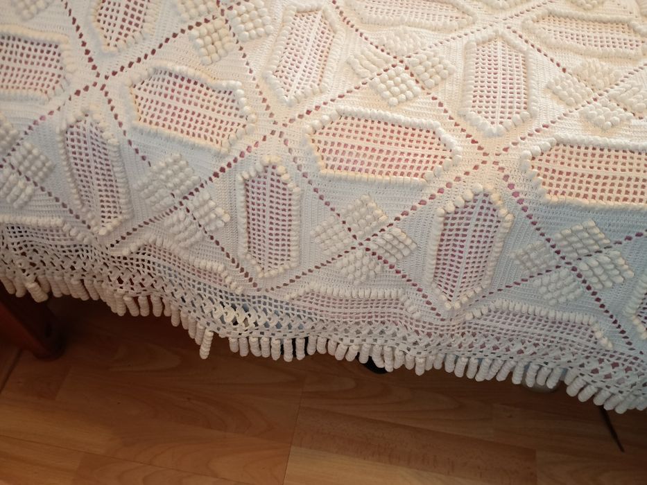 Colcha em crochê feita à mão muito antiga