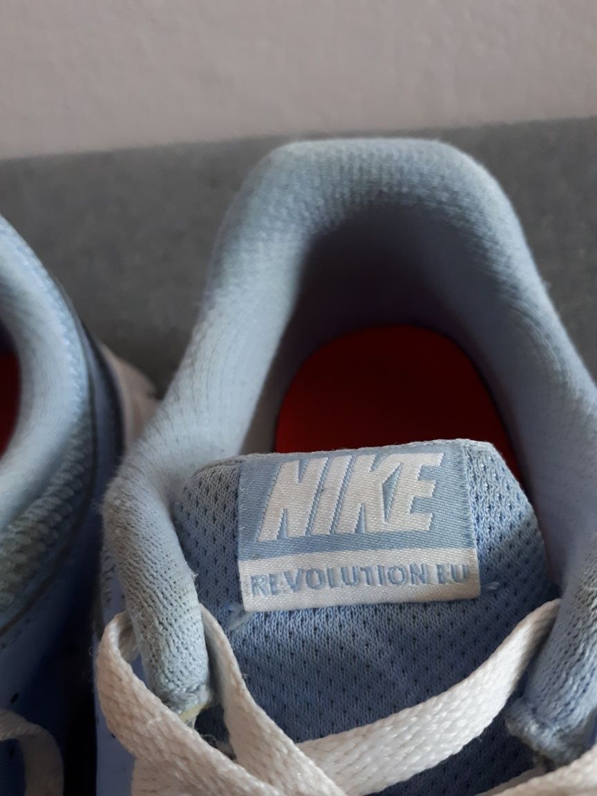 Nike Revolution EU błękitne adidasy 40