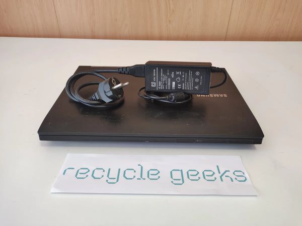 Samsung 4 NP400B4B-A01PT i5 2450M 4GB Ram 500GB HDD Win 10